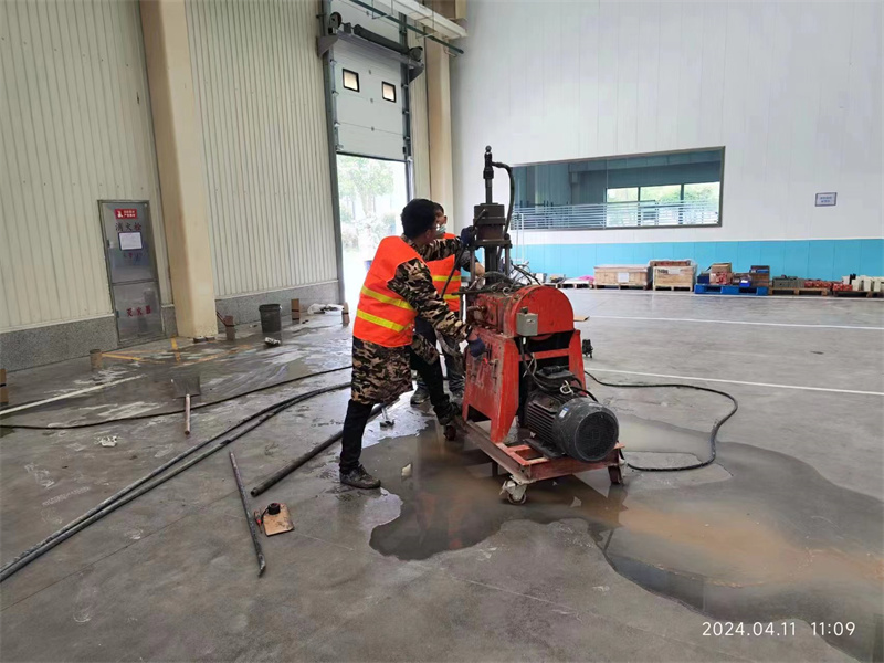 鄂温克厂房地面下沉塌陷注浆加固施工